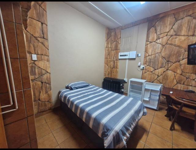 7 BEDROOM GUEST HOUSE FOR SALE IN DIBENG